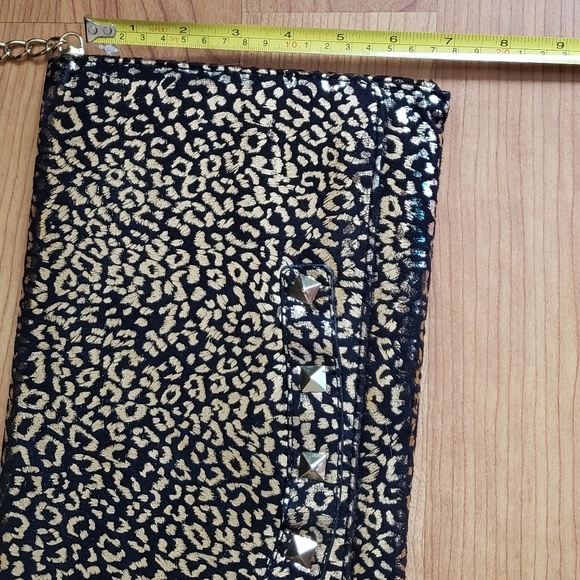 Betsy Johnson Gold & Black Leopard Purse - Picture 5 of 8
